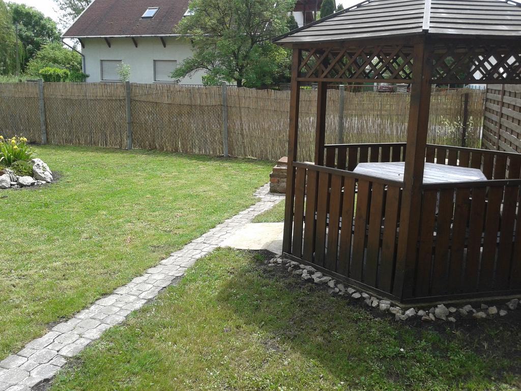 Apartmán Apartmanhaz Balatonfenyves Exteriér fotografie