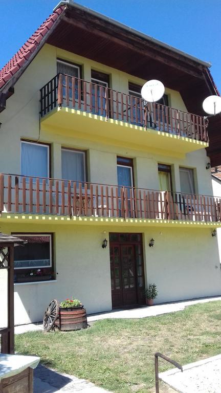 Apartmán Apartmanhaz Balatonfenyves Exteriér fotografie