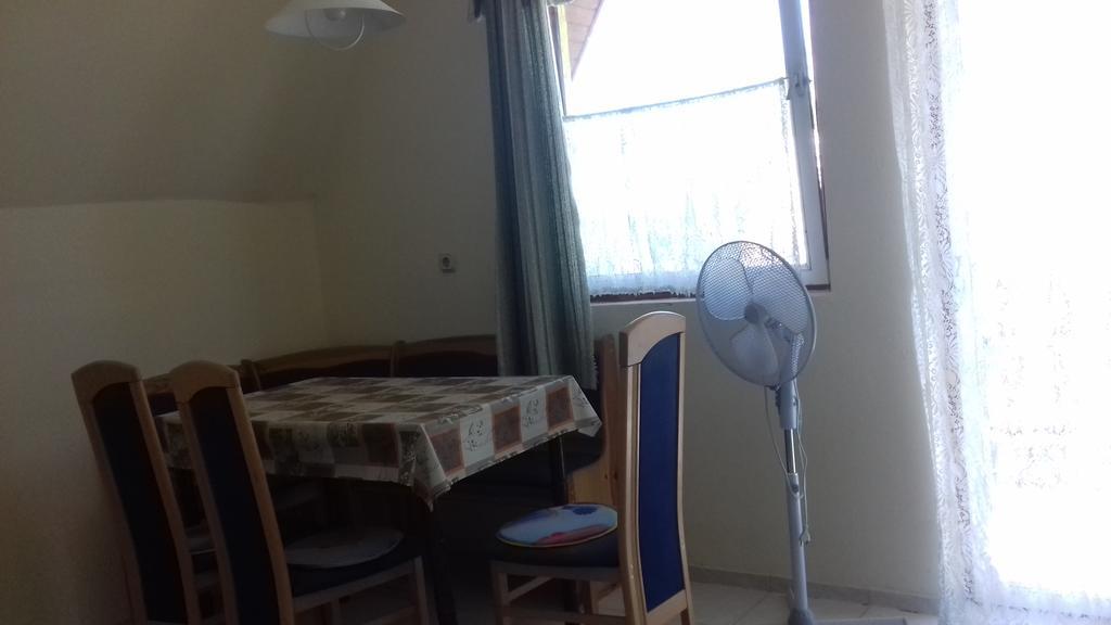Apartmán Apartmanhaz Balatonfenyves Exteriér fotografie